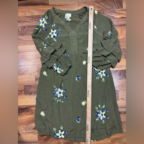 Fig & Flower Anthropology Size Medium Dress Green Floral Embroidered Boho Tunic - Picture 2 of 5